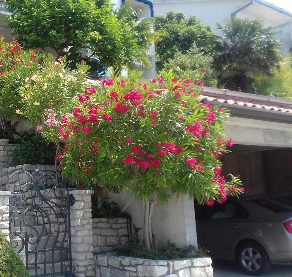 Apartments Mare Losinjska 16 Рабац Екстериор снимка