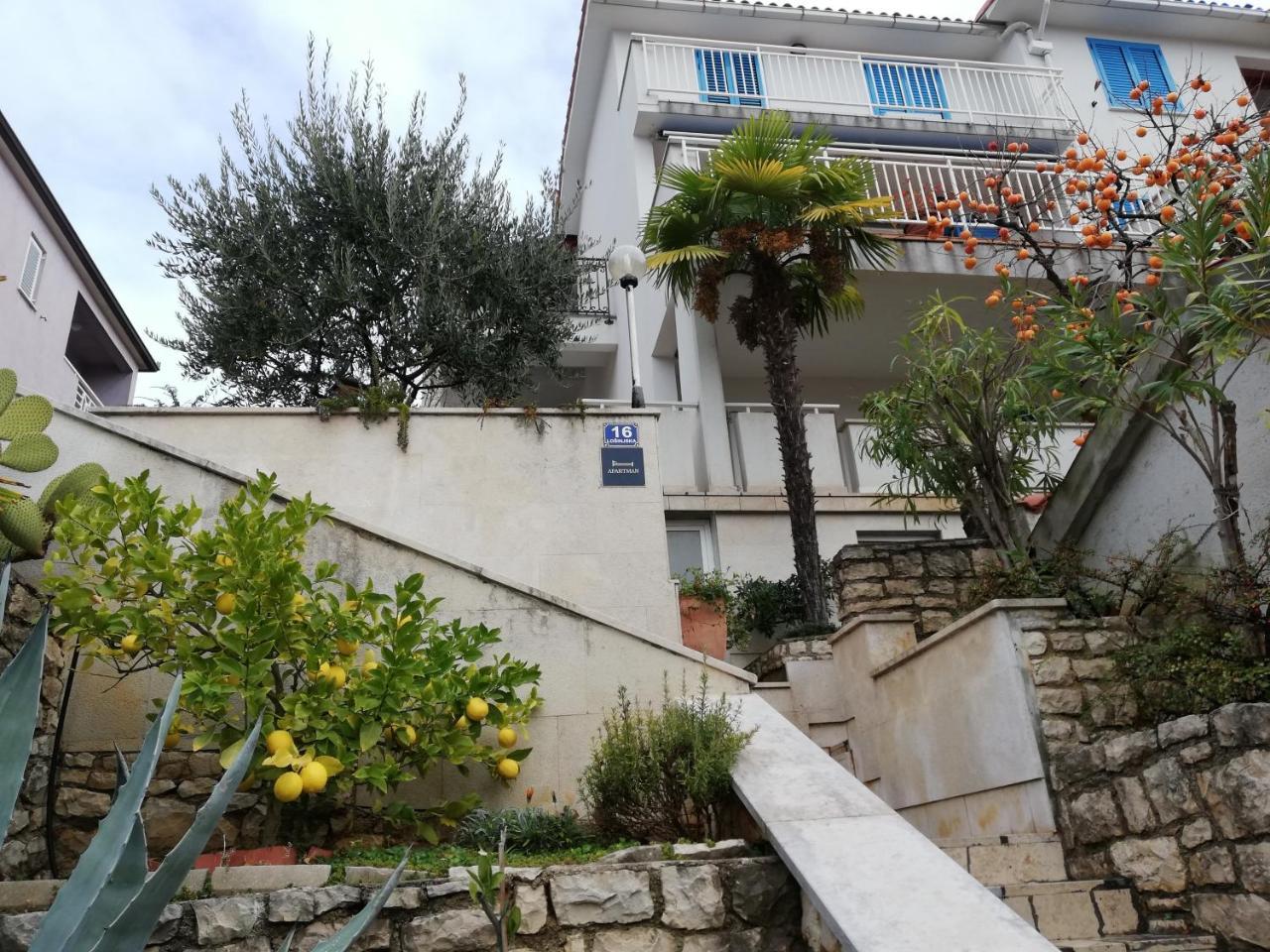 Apartments Mare Losinjska 16 Рабац Екстериор снимка